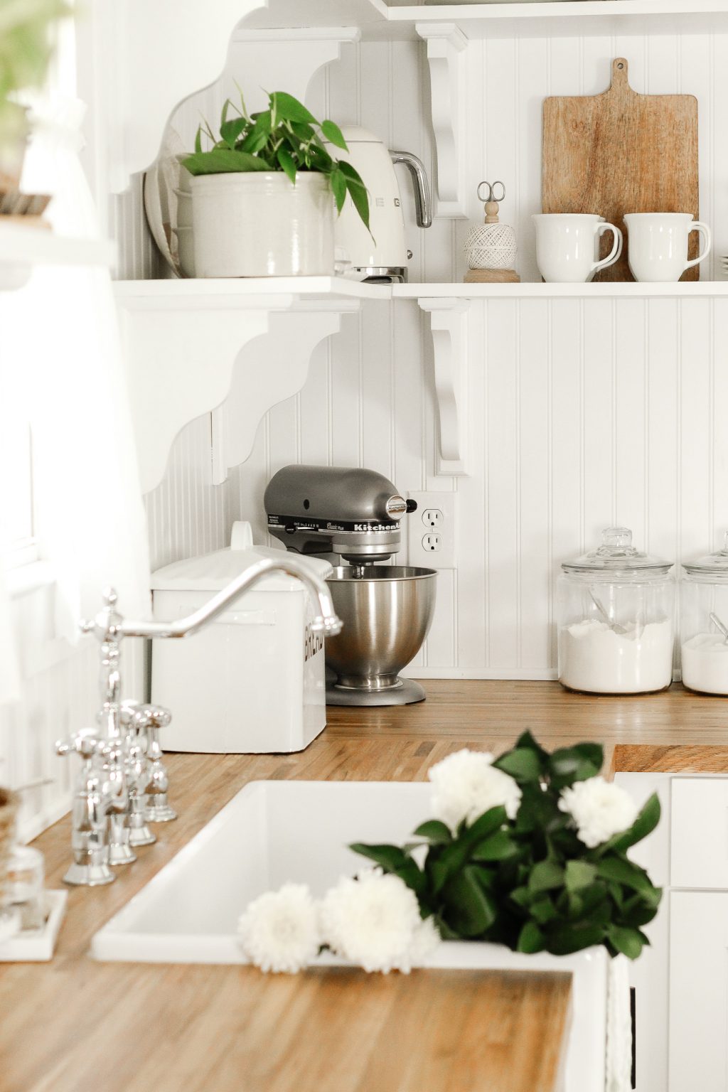 Vintage Inspired Cottage Kitchen Reveal - The Homestyle Cottage
